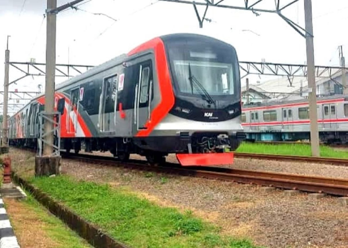 Armada Anyar! Dua Rangkaian KRL Baru dari China Resmi Mendarat di Jakarta
