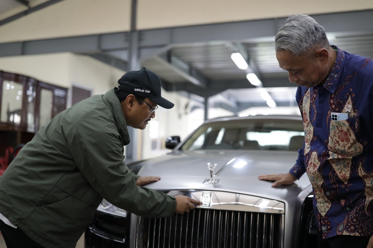 Lelang Rolls-Royce Rp2,5 Miliar, Kemensos Bangun Rumah untuk Keluarga Miskin Ekstrem