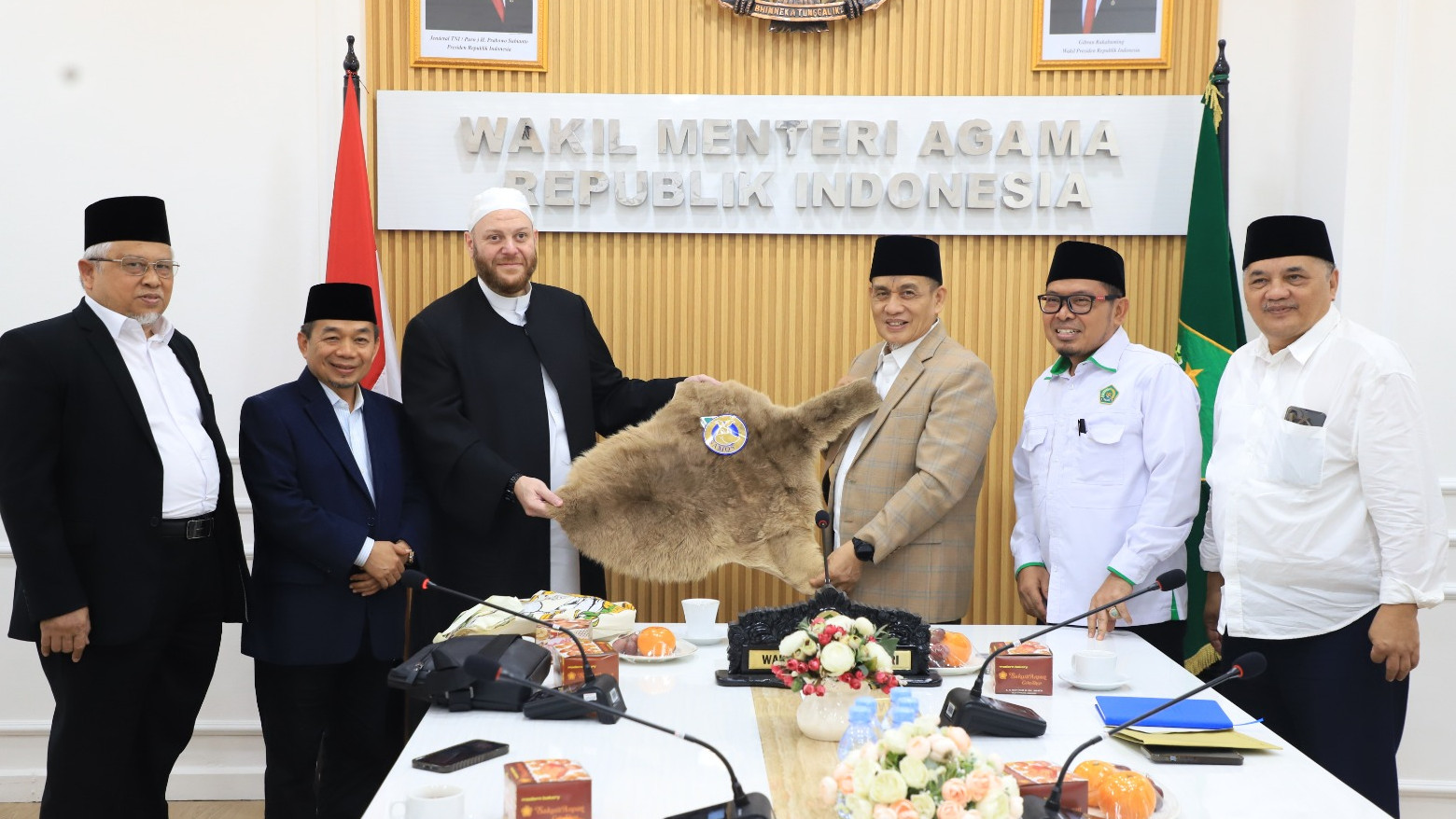 Wamenag Sambut Imam Besar Australia, Bahas Moderasi Beragama dan Sertifikasi Halal
