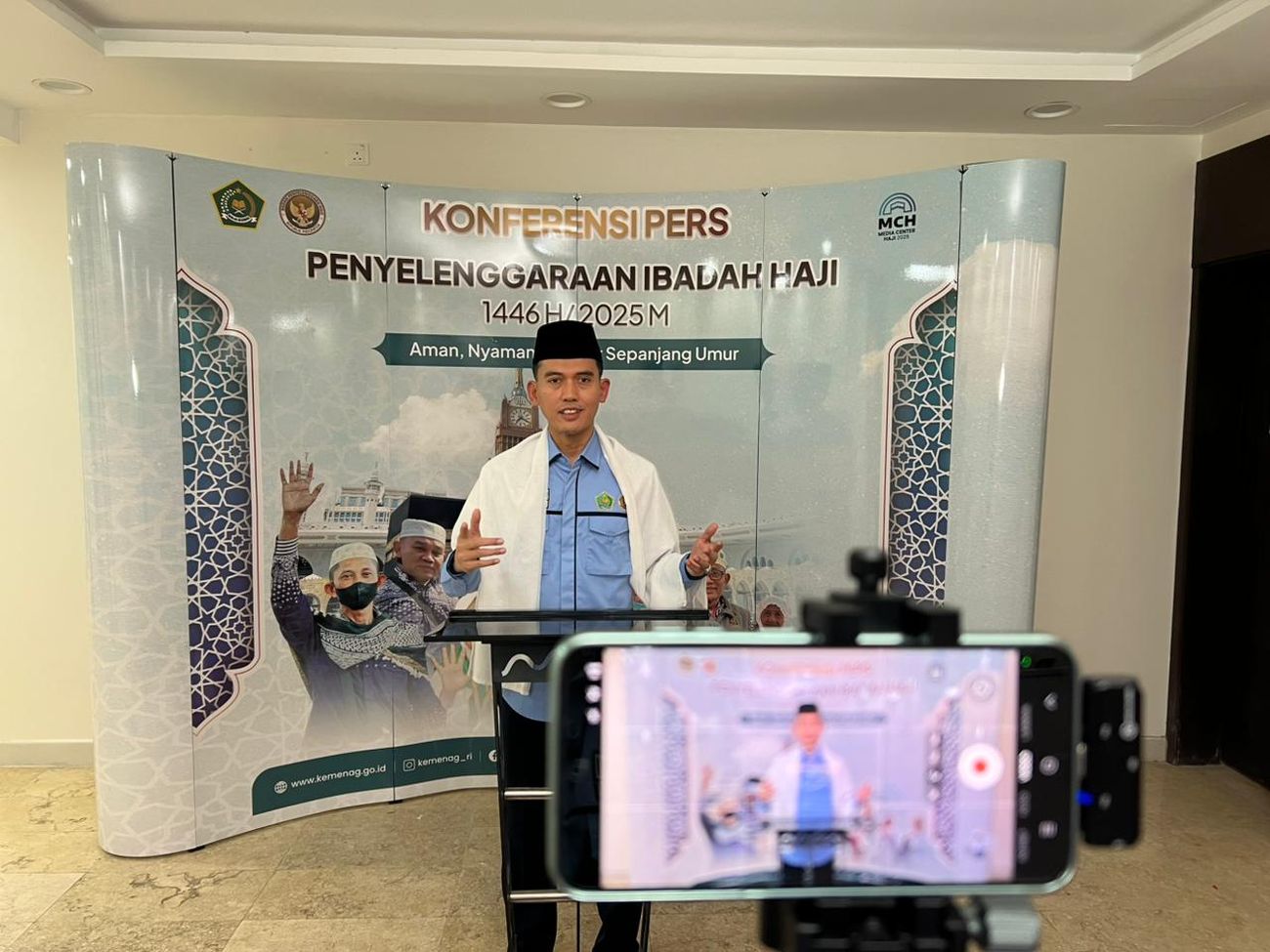Prof Niam Imbau Jamaah Patuhi Jadwal Lempar Jumrah di Mina