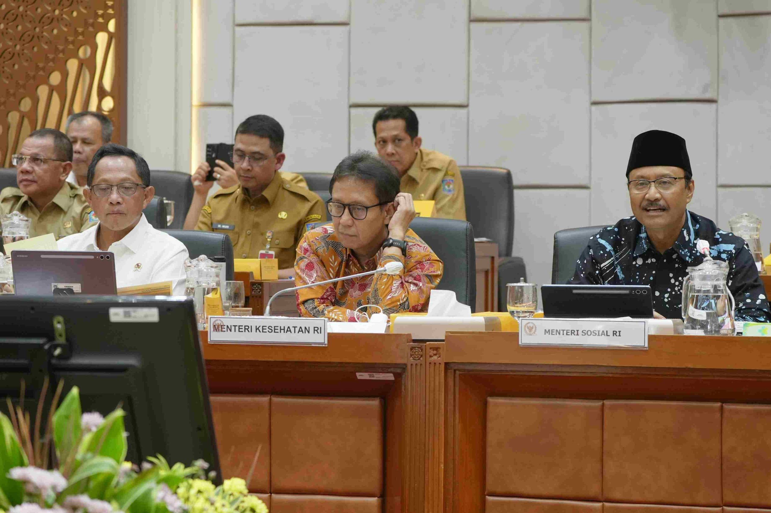 Di Hadapan Komisi IX DPR RI, Mensos Gus Ipul Tegaskan Penggunaan Data Tunggal untuk PBI