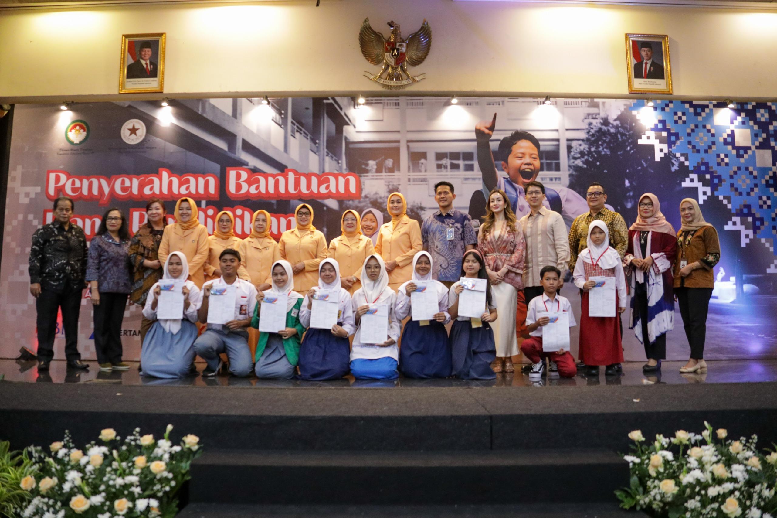 DWP Kemensetneg Salurkan Bantuan Pendidikan untuk 180 Anak ASN dan Non-ASN