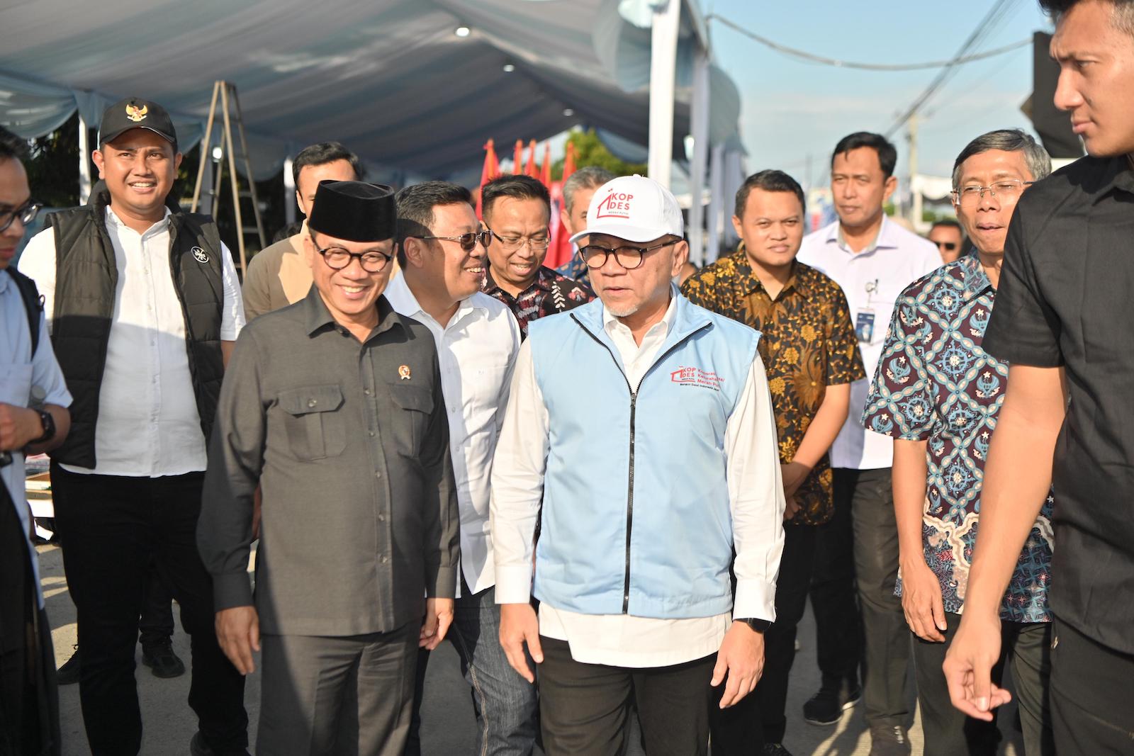 Kopdes Merah Putih Siap Dilaunching, Mendes Yandri Dampingi Menko Pangan Tinjau Langsung