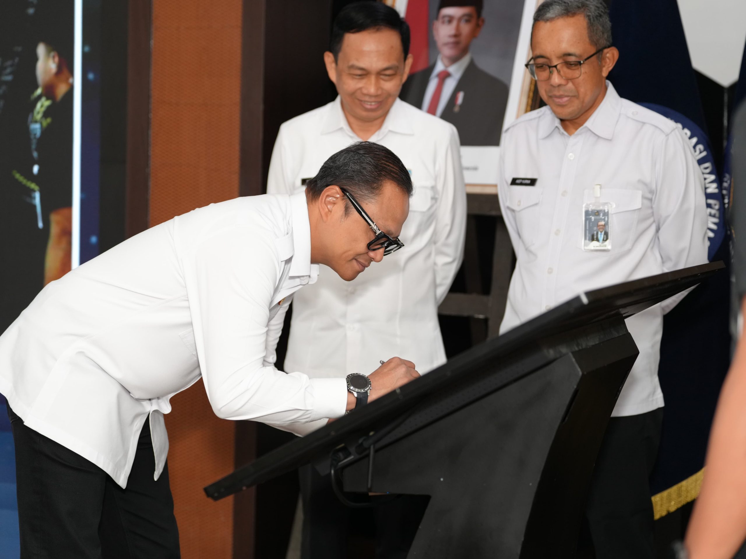 Imigrasi Teken Pakta Integritas: Janji Bersih demi Layanan Publik yang Profesional