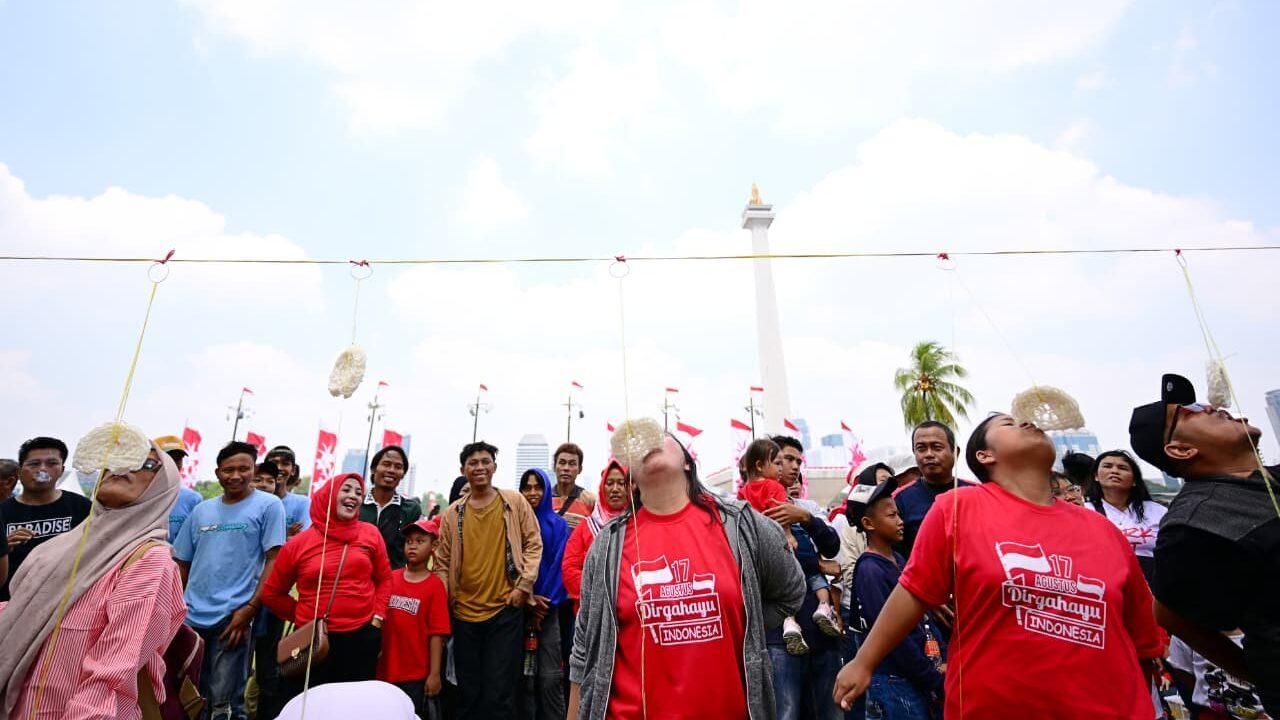 Ribuan Warga Meriahkan HUT RI ke-80 di Monas dengan Lomba Rakyat & Hiburan Gratis