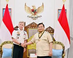 Prabowo Terima Kunjungan Komandan Operasi Khusus AS, Dapat Penghargaan di Istana Merdeka
