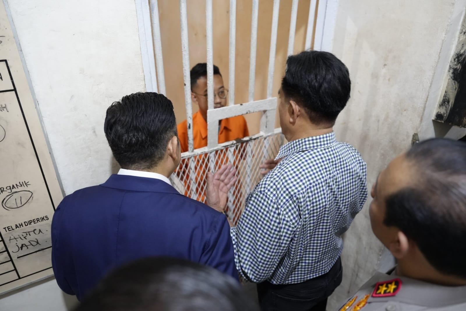 Yusril Ihza Mahendra Temui Delpedro Marhaen, Tersangka Demo Ricuh Akhir Agustus