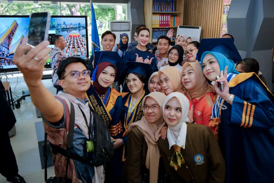 Menteri Widiyanti Serap Aspirasi Mahasiswa Poltekpar Makassar untuk Majukan Pariwisata