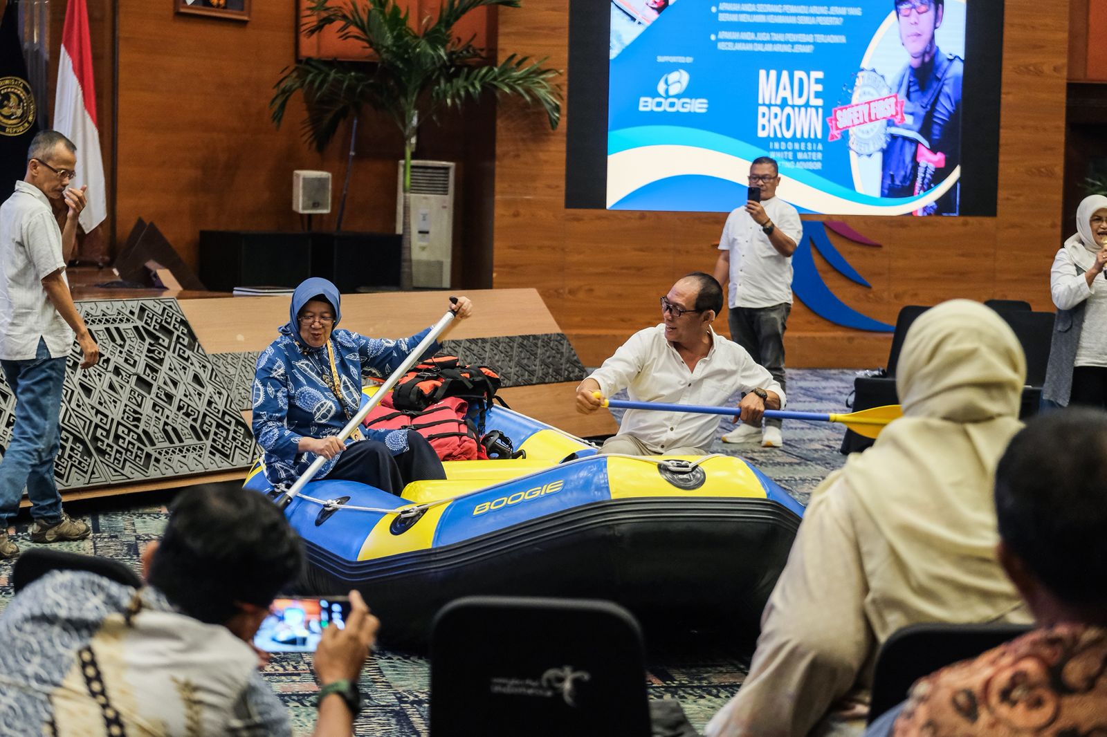Kemenpar Perkuat Standar Keselamatan Wisata Arung Jeram di Indonesia