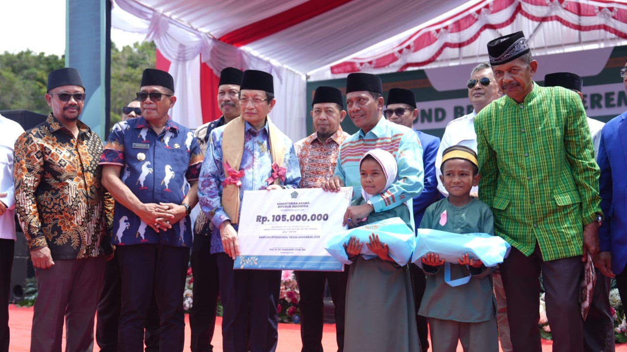 Kemenag Salurkan Rp105 Juta untuk Dukung Madrasah Diniyah di Buton Tengah