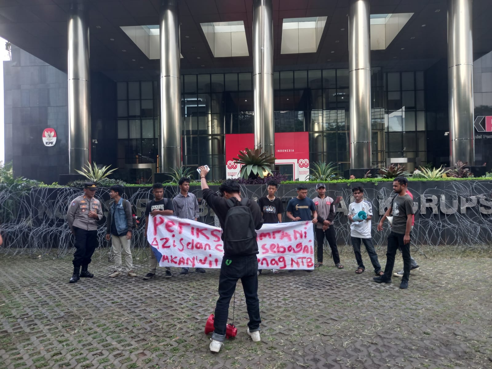 KPMN Demo di KPK, Desak Pemeriksaan dan Pencopotan Zamrani Azis