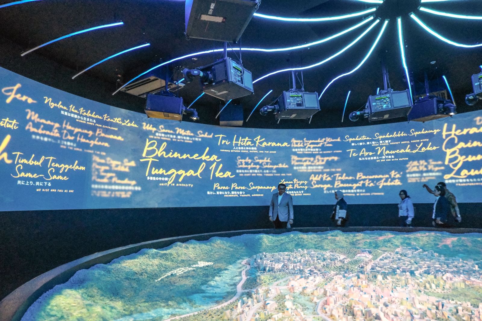 Hadiri Paviliun Indonesia di Osaka World Expo 2025, Menteri Ekraf: Etalase Kreativitas dan Budaya Bangsa