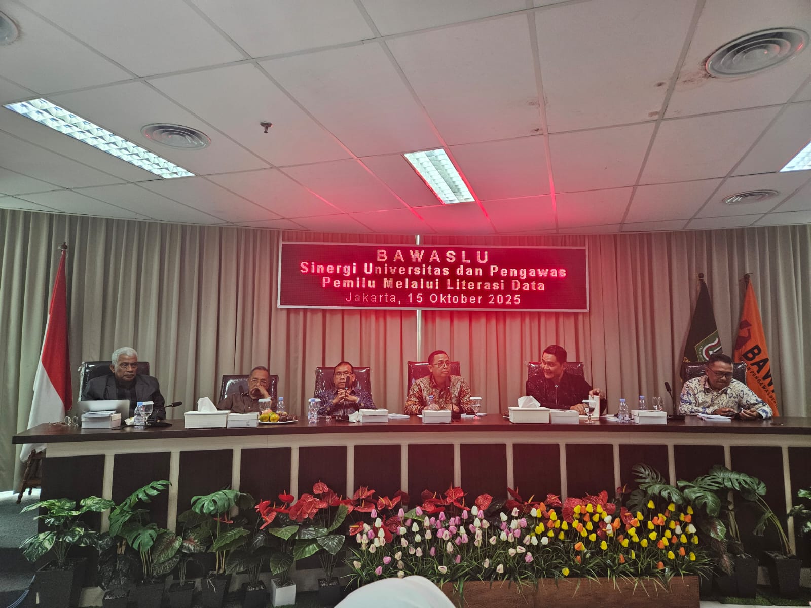 Dinamika Pengawasan Pemilu, Interaksi Antar Kepentingan