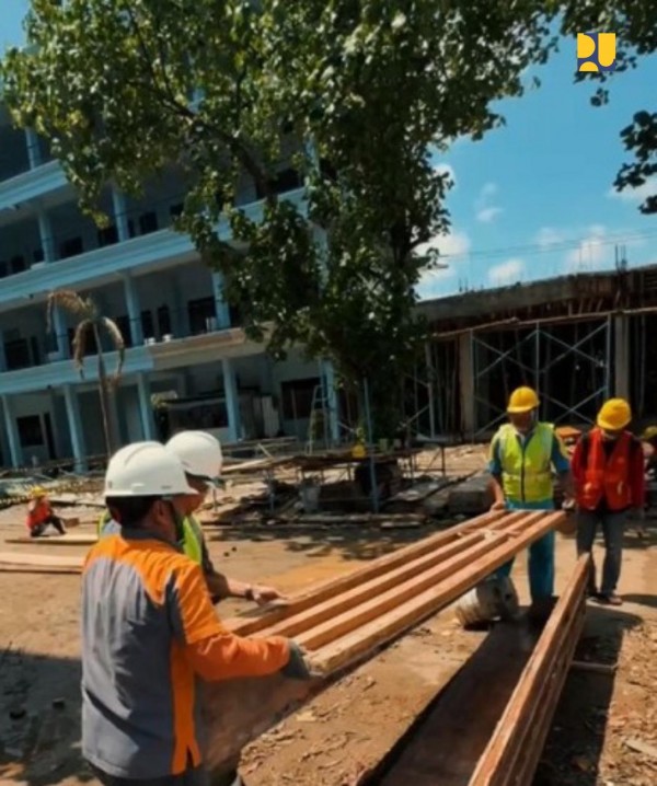 Kementerian PU Latih 116 Santri Lirboyo Jadi Tenaga Konstruksi Terampil