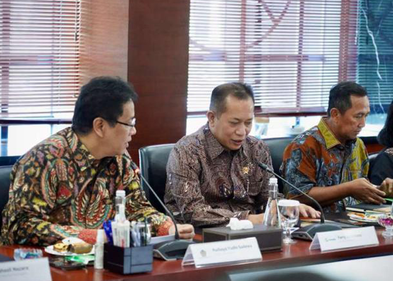 Menteri Koperasi Adakan Pertemuan Mendadak dengan Menteri Keuangan dan Danantara