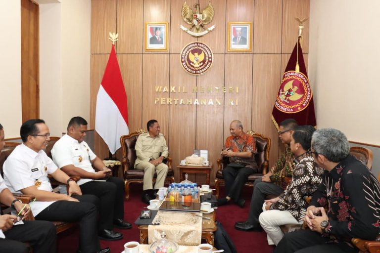 Wamenhan Donny Ermawan Terima Kunjungan ESI Bahas Program Swasembada Air