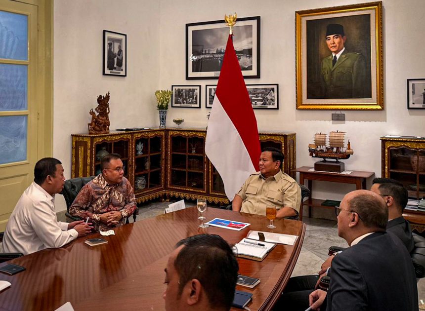 Presiden Prabowo Bahas Stabilitas Politik dan Penguatan Investasi Bersama Sejumlah Tokoh di Istana Merdeka